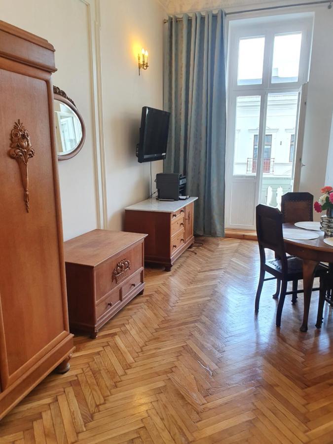 לודז' Prestige Aparthotel Piotrkowska 82 - Wyjatkowy Widok Na Deptak מראה חיצוני תמונה