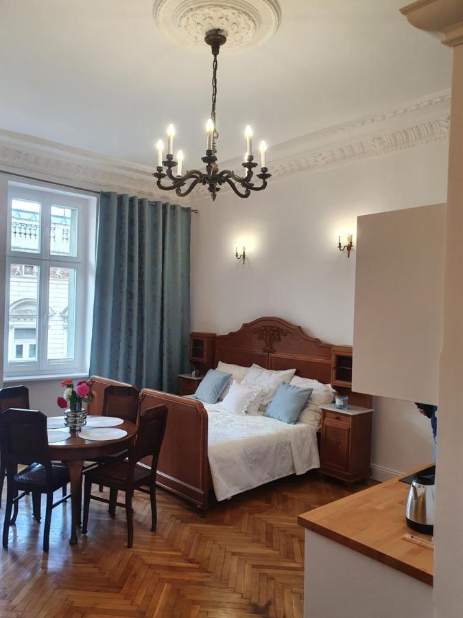 לודז' Prestige Aparthotel Piotrkowska 82 - Wyjatkowy Widok Na Deptak מראה חיצוני תמונה